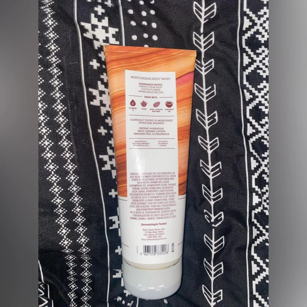 Wild Sand Moisturizing Body Wash w Shea Butter & Vitamin E - Picture 2 of 2